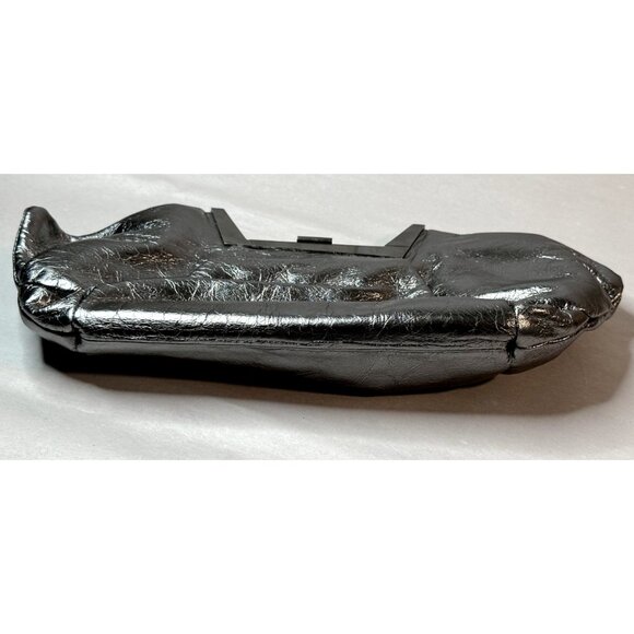 Maison Etnad | Norah Metallic Silver Leather Frame Structural Clutch Bag - Picture 5 of 7